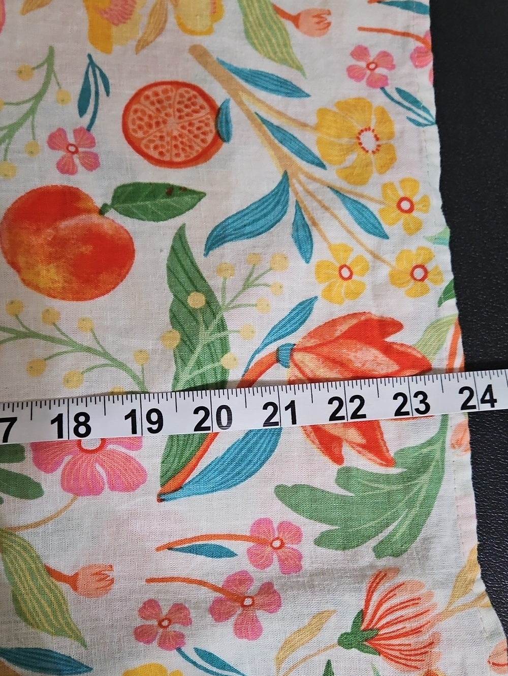 C & C California Floral Puff-Sleeve V-Neck Blouse in Orange, Green, Cream XL - Picture 8 of 8